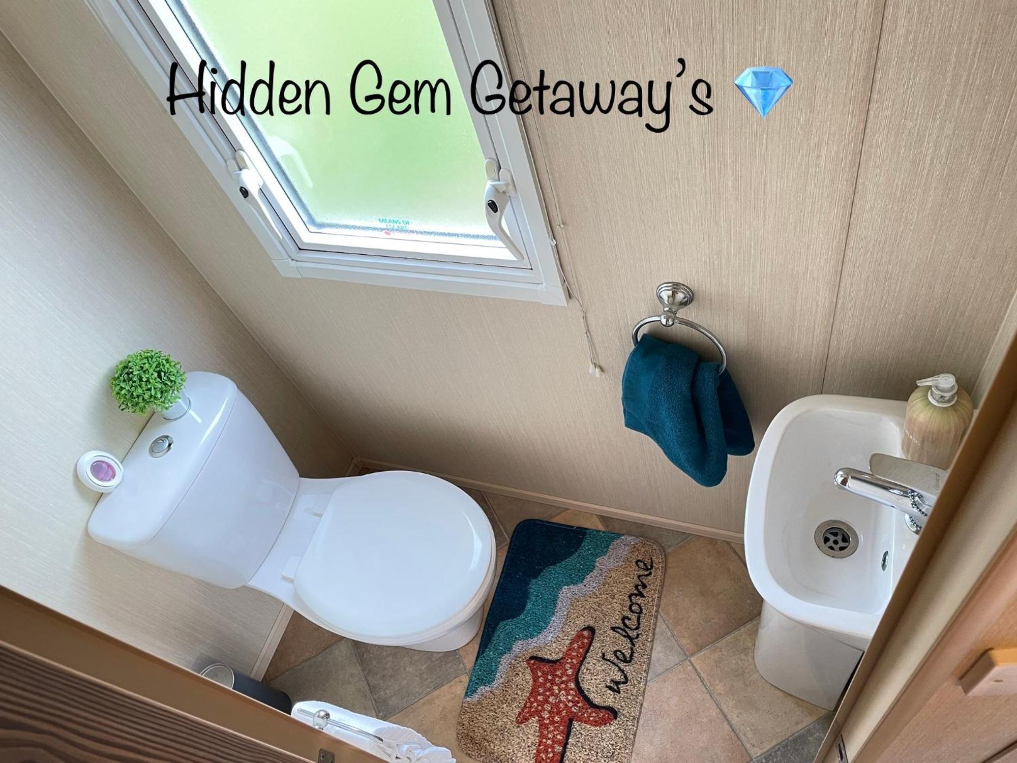 F&G Getaways Hotel Wyke Regis Екстериор снимка