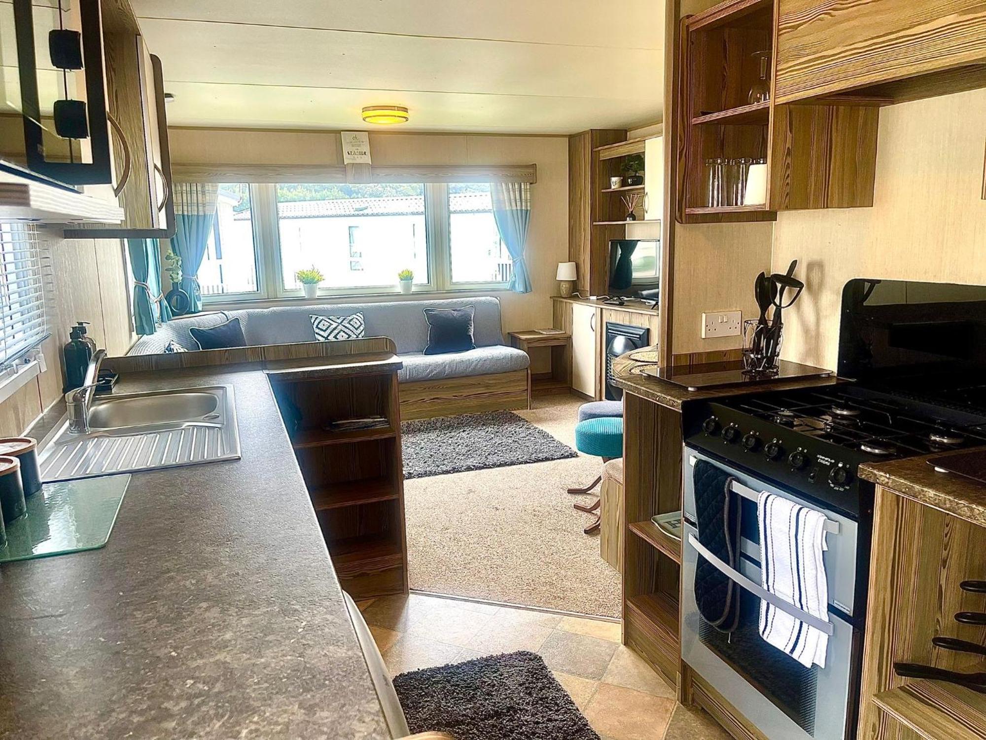 F&G Getaways Hotel Wyke Regis Екстериор снимка